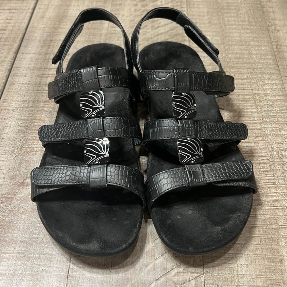Vionic Amber Adjustable women’s black comfort sandals